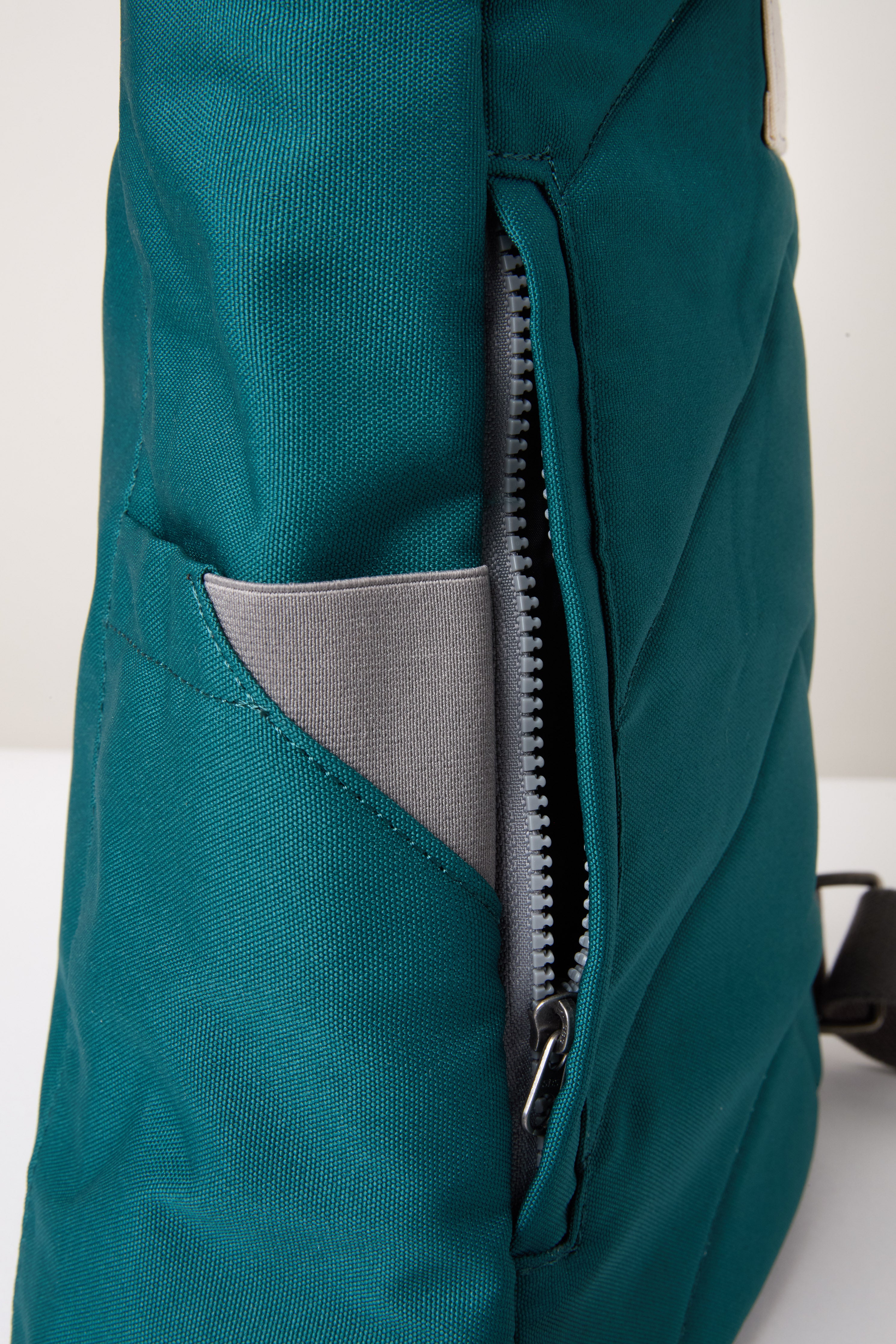 Teal Finchley Recycled Medium Backpack