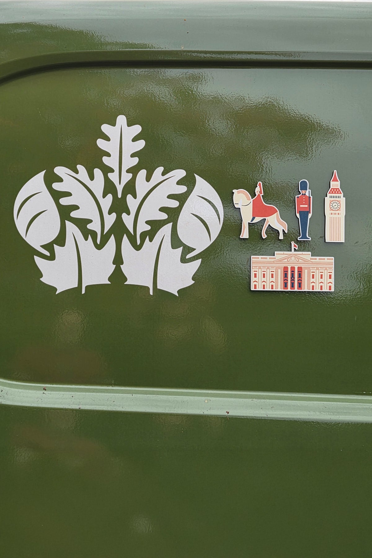 The Royal Parks London Wooden Magnet Set