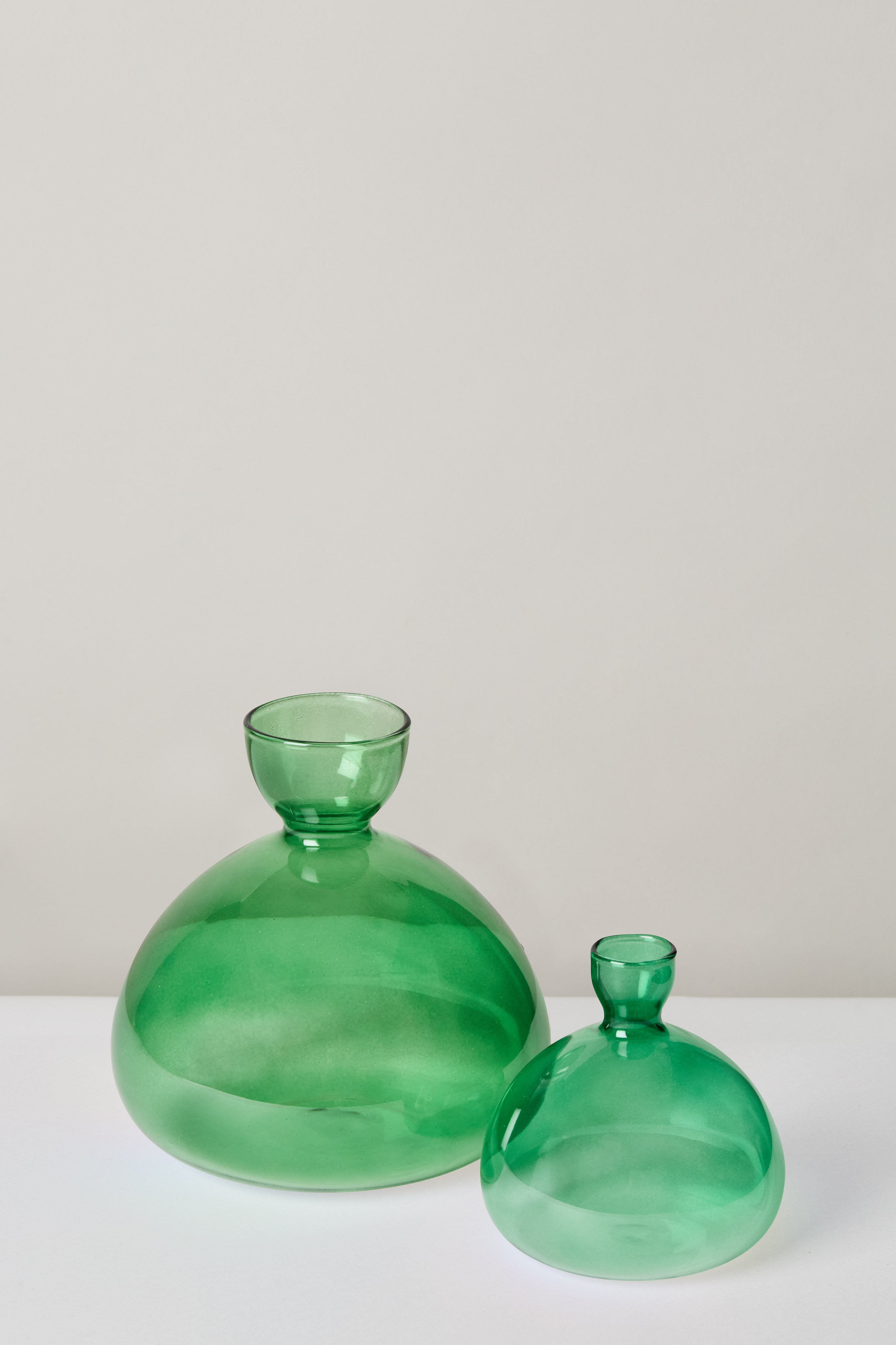 Ilex Studio Acorn Vase: Emerald Green